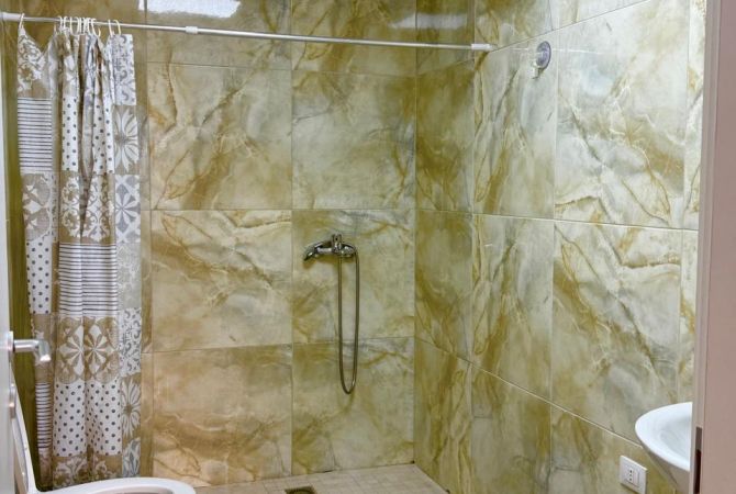 Shtepi me qera Apartament ne Tirane, 2+1, Mobilimi E mobiluar, Pagesa 750  Euro.