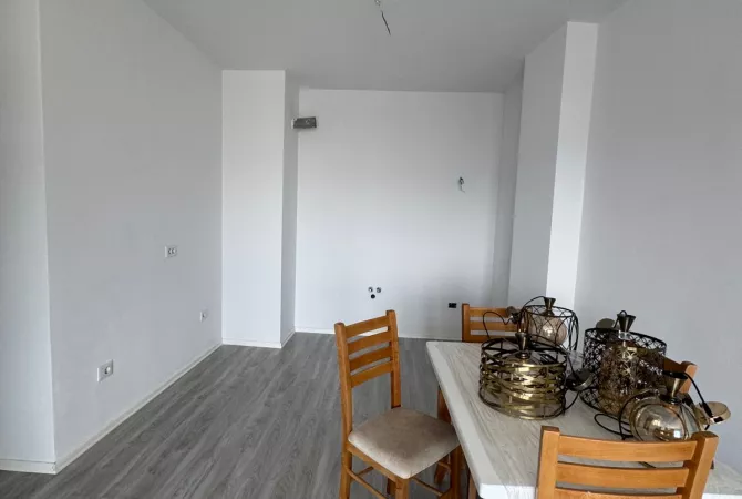 Shtepi me qera Apartament ne Tirane, 2+1, Mobilimi E mobiluar, Pagesa 500  Euro.