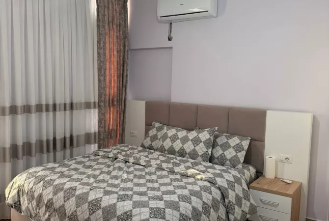 Shtepi me qera Apartament ne Tirane, 2+1, Mobilimi E mobiluar, Pagesa 650  Euro.