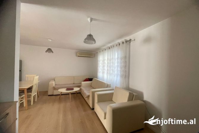 Shtepi me qera 1+1 ne Tirane - 450 Euro