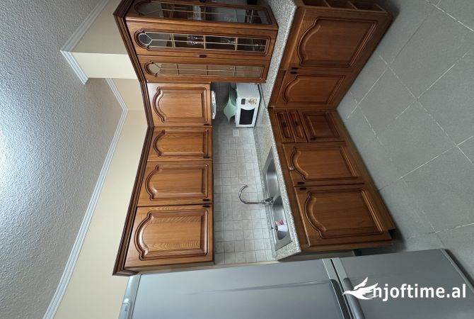 Shtepi me qera 2+1 ne Tirane - 650 Euro