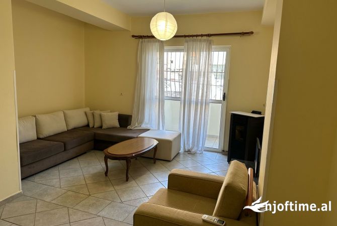 Shtepi me qera 2+1 ne Tirane - 500 Euro