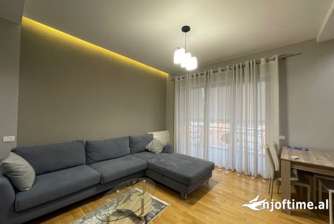 Shtepi me qera 2+1 ne Tirane - 1,200 Euro
