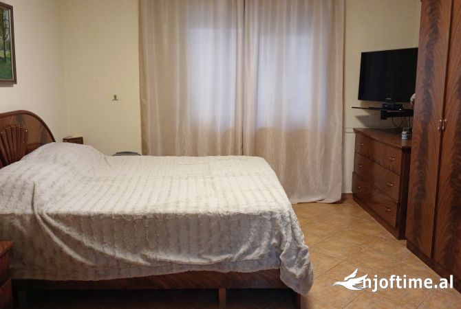 Shtepi me qera 2+1 ne Tirane - 500 Euro