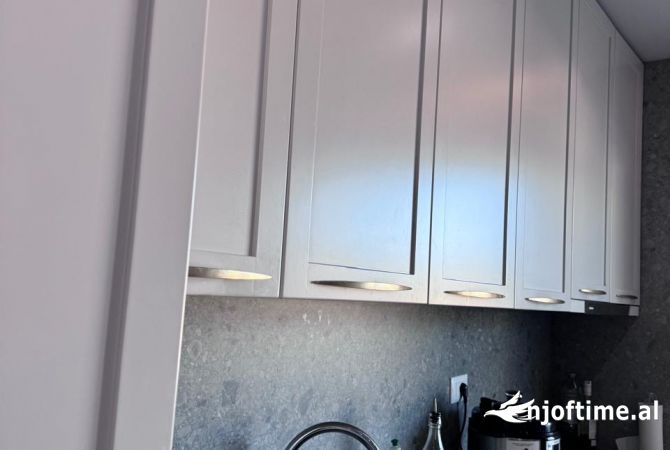 Shtepi ne shitje Apartament ne Tirane, 1+1, Mobilimi E mobiluar, Pagesa 130,000  Euro.