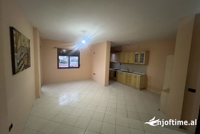 Shtepi ne shitje 1+1 ne Tirane - 105,000 Euro
