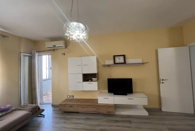 Shtepi me qera 2+1 ne Tirane - 500 Euro