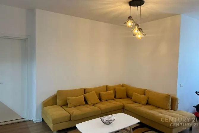 Shtepi me qera 2+1 ne Tirane - 550 Euro