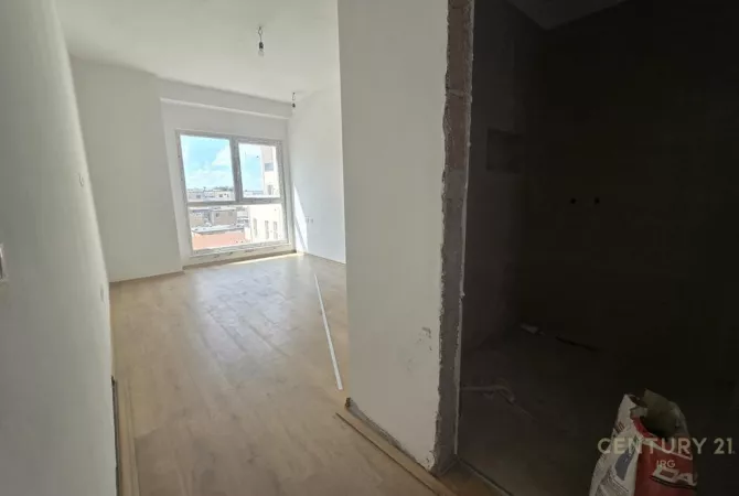 Shtepi ne shitje Apartament ne Tirane, 2+1, Mobilimi Bosh, pa mobiluar, Pagesa 187,000  Euro.