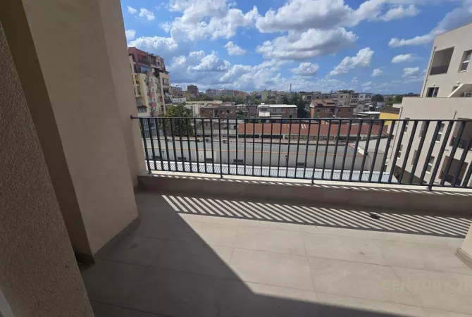 Shtepi ne shitje Apartament ne Tirane, 2+1, Mobilimi Bosh, pa mobiluar, Pagesa 187,000  Euro.