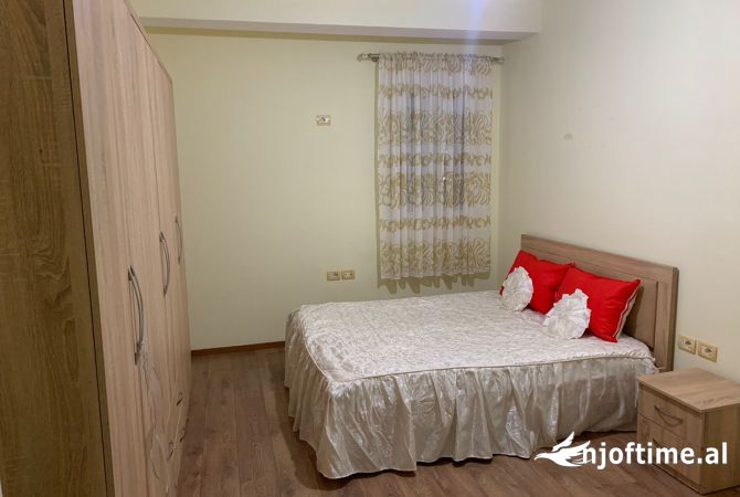 Shtepi me qera 2+1 ne Tirane - 450 Euro