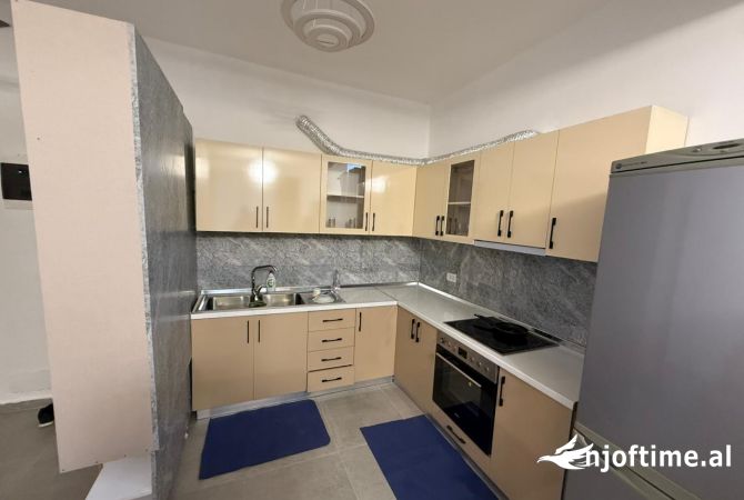 Shtepi me qera 2+1 ne Tirane - 450 Euro