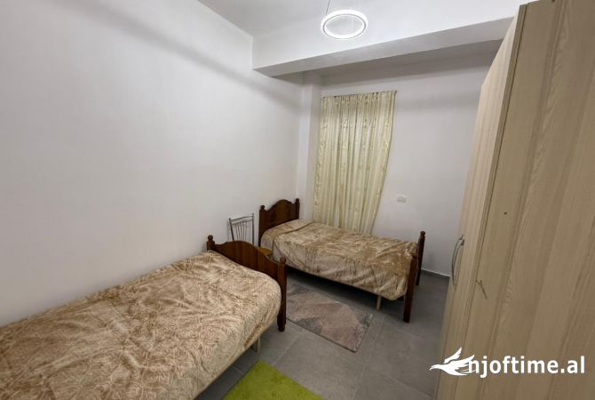 Shtepi me qera Apartament ne Tirane, 2+1, Mobilimi E mobiluar, Pagesa 450  Euro.