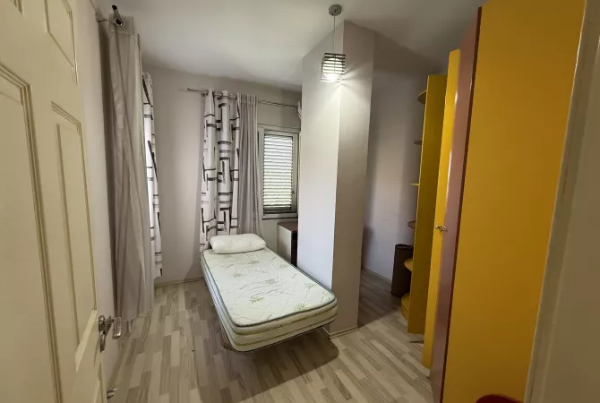 Shtepi me qera Apartament ne Tirane, 2+1, Mobilimi E mobiluar, Pagesa 450  Euro.