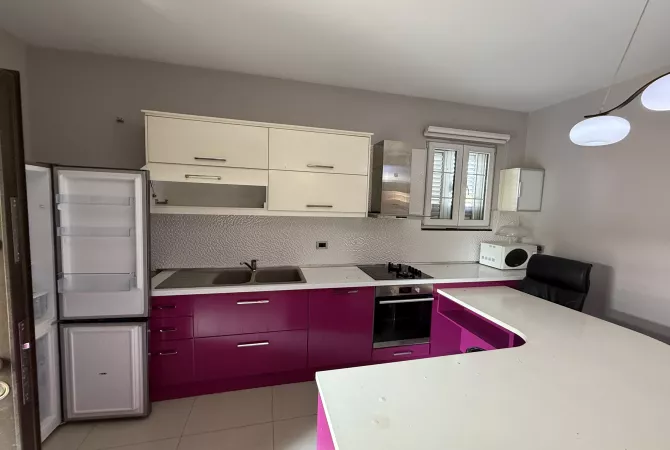 Shtepi me qera 2+1 ne Tirane - 450 Euro