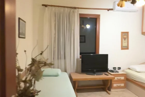 Shtepi me qera 1+1 ne Tirane - 350 Euro