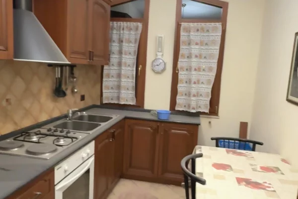 Shtepi me qera 1+1 ne Tirane - 350 Euro