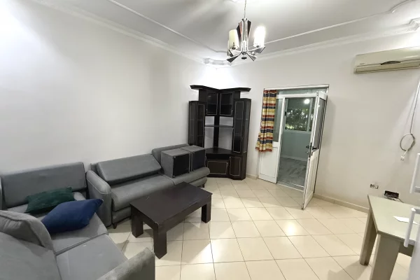 Shtepi me qera 2+1 ne Tirane - 400 Euro