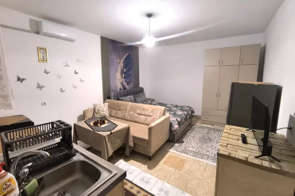 Shtepi me qera Garsoniere ne Tirane - 300 Euro