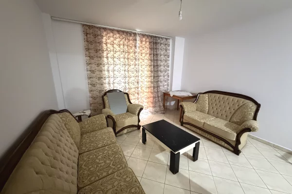 Shtepi me qera 2+1 ne Tirane - 400 Euro