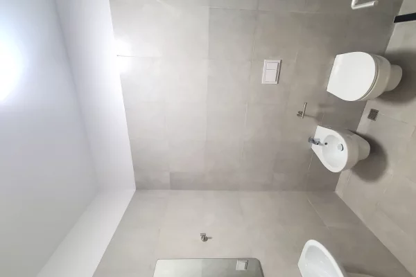 Shtepi me qera 2+1 ne Tirane - 1,300 Euro