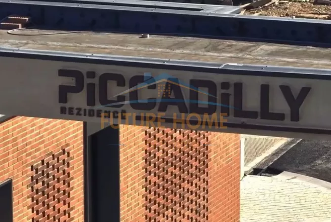 Villa di lusso in vendita a Tirana 3+1, Vuoto