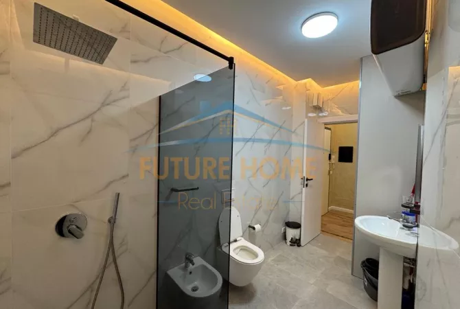 Shtepi ne shitje Apartament ne Tirane, 2+1, Mobilimi E mobiluar, Pagesa 210,000  Euro.