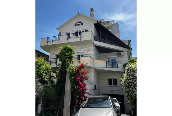 Shtepi me qera 6+1 ne Tirane - 6,000 Euro