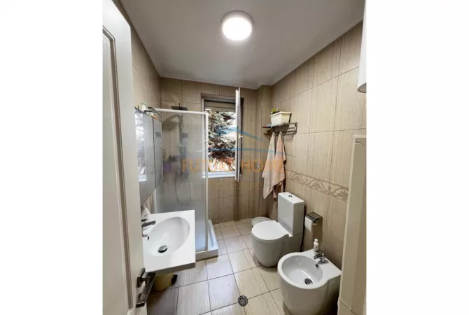 Shtepi me qera 2+1 ne Tirane - 1,000 Euro