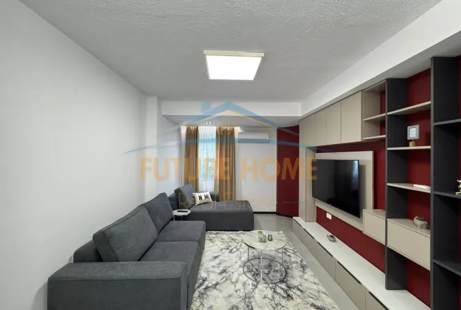 Shtepi ne shitje Apartament ne Tirane, 3+1, Mobilimi E mobiluar, Pagesa 360,000  Euro.