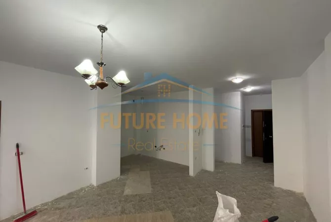 Ambjent biznesi me qera 3+1 ne Tirane - 1,000 Euro