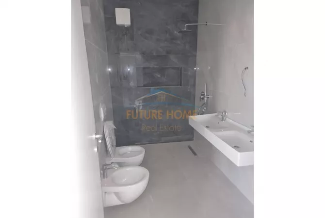 Shtepi me qera 2+1 ne Tirane - 1,300 Euro