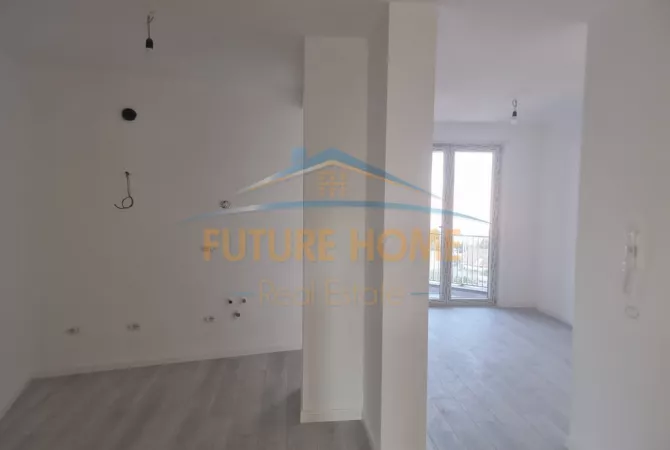 Shtepi me qera 2+1 ne Tirane - 1,300 Euro