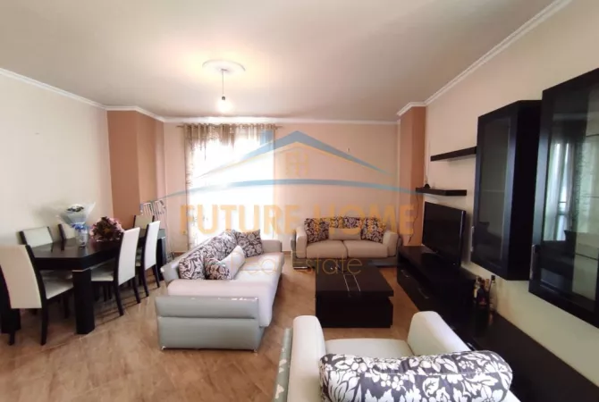 Shtepi me qera 2+1 ne Tirane - 650 Euro
