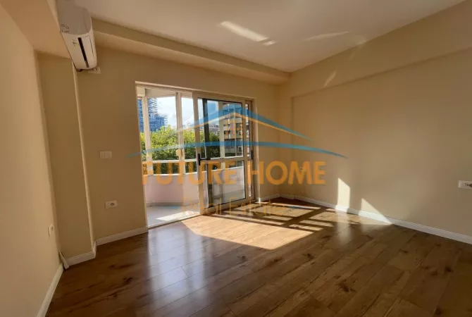 Ambient biznesi me qera 3+1 ne Tirane - 1,200 Euro