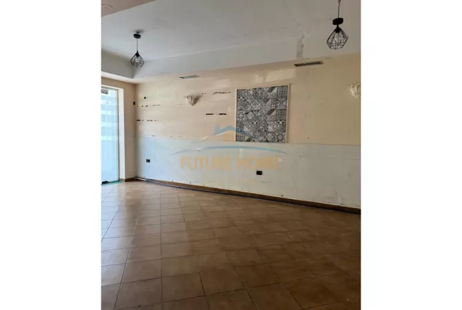 Ambient biznesi me qera 3+1 ne Tirane - 1,200 Euro