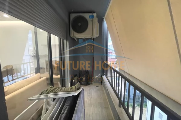 Shtepi ne shitje Apartament ne Tirane, 2+1, Mobilimi Pjeserisht e mobiluar, Pagesa 200,000  Euro.