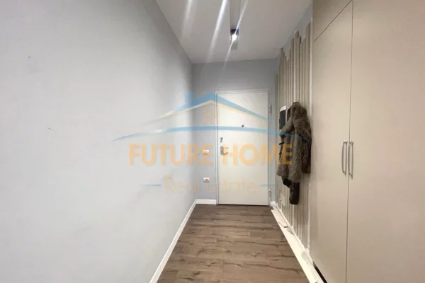 Shtepi ne shitje Apartament ne Tirane, 2+1, Mobilimi Pjeserisht e mobiluar, Pagesa 200,000  Euro.