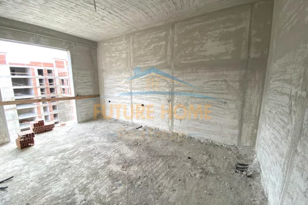 Shtepi ne shitje Apartament ne Tirane, 2+1, Mobilimi Bosh, pa mobiluar, Pagesa 160,000  Euro.