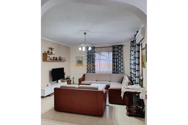 Shtepi ne shitje Apartament ne Tirane, 2+1, Mobilimi E mobiluar, Pagesa 211,500  Euro.