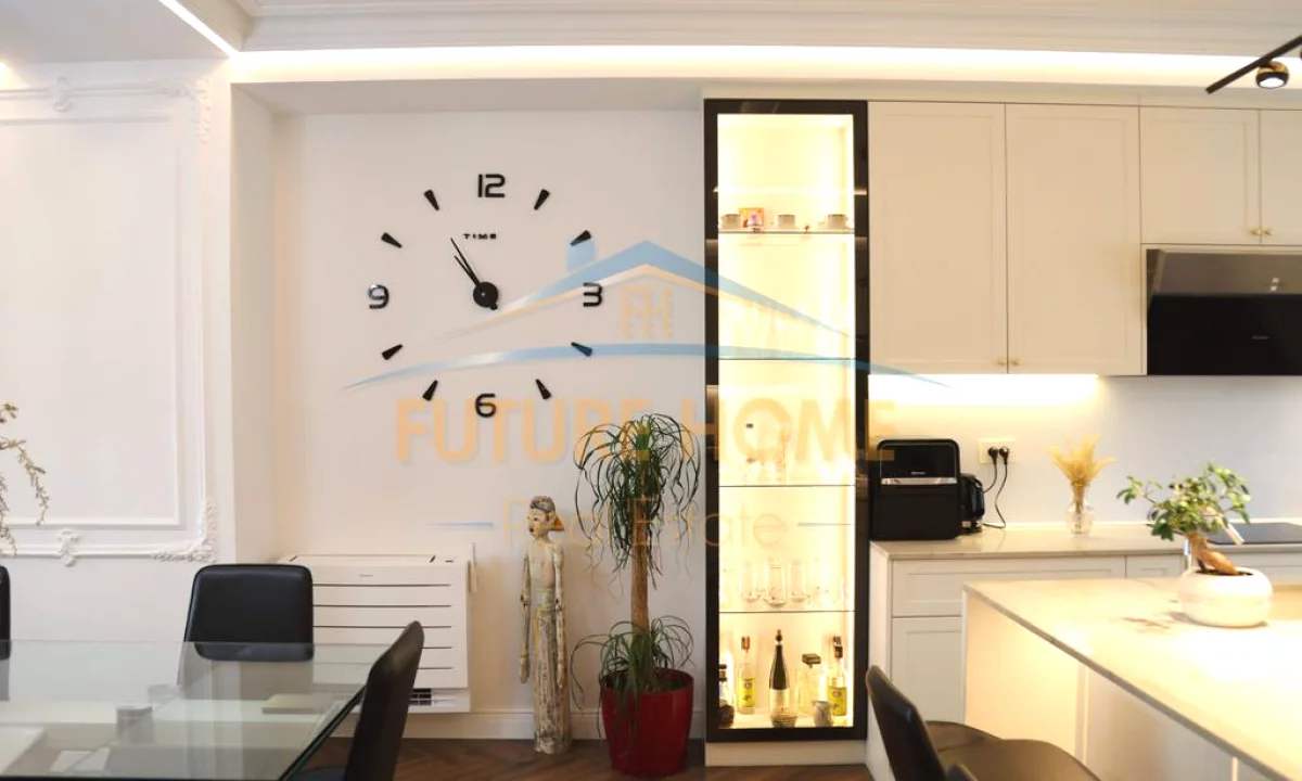 Shtepi ne shitje Apartament ne Tirane, 4+1, Mobilimi E mobiluar, Pagesa 650,000  Euro.