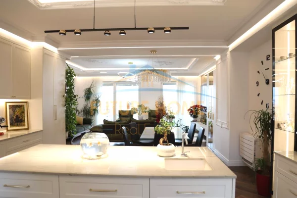 Shtepi ne shitje Apartament ne Tirane, 4+1, Mobilimi E mobiluar, Pagesa 650,000  Euro.