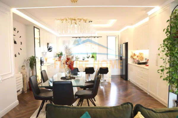 Shtepi ne shitje Apartament ne Tirane, 4+1, Mobilimi E mobiluar, Pagesa 650,000  Euro.