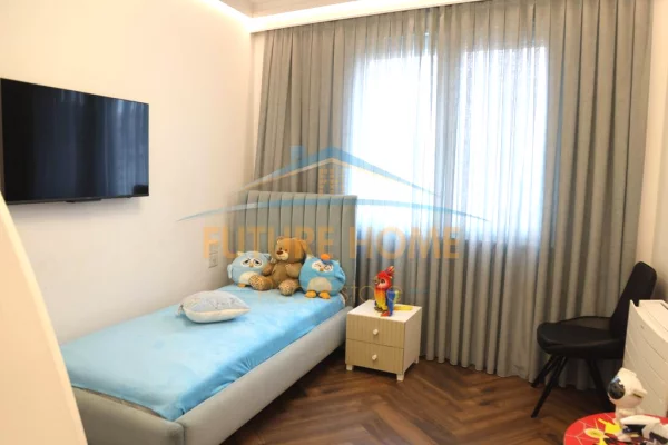 Shtepi ne shitje Apartament ne Tirane, 4+1, Mobilimi E mobiluar, Pagesa 650,000  Euro.