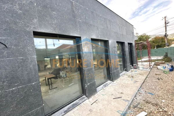 Truall ose Toke  ne Tirane - 3,000 Euro