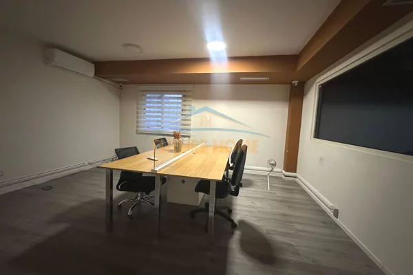 Qera, Ambjent biznesi , Rruga 