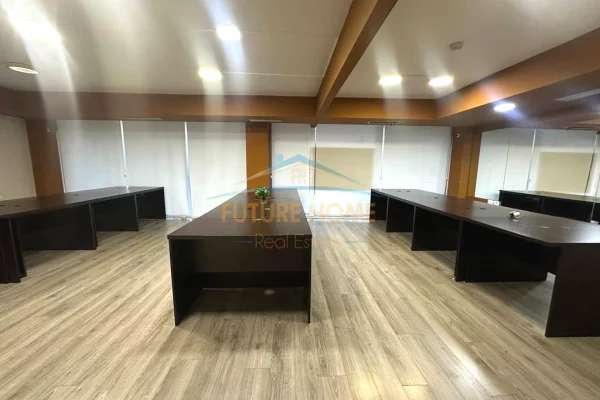 Qera, Ambjent biznesi , Rruga 