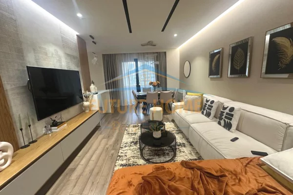 Shtepi me qera Apartament ne Tirane, 3+1, Mobilimi E mobiluar, Pagesa 2,300  Euro.