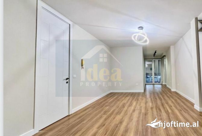 Ambient biznesi me qera 3+1 ne Tirane - 1,200 Euro