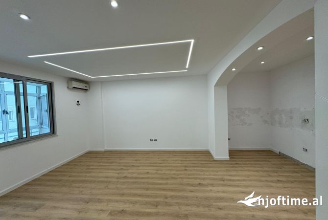 Shtepi ne shitje Apartament ne Tirane, 2+1, Mobilimi Bosh, pa mobiluar, Pagesa 170,000  Euro.